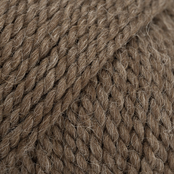 DROPS Andes, färg 9026 medium brown · mix